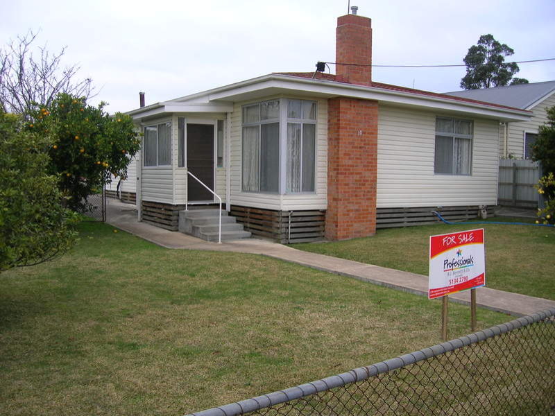 18 Joy Street, Morwell, Vic 3840 Property Details