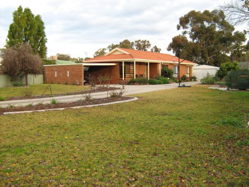 24 Clarke Street West, Howlong, NSW 2643 Property Details