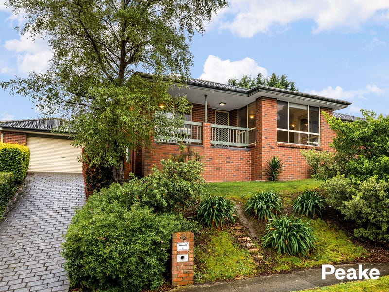 12 Highland Drive, Pakenham, Vic 3810 Property Details