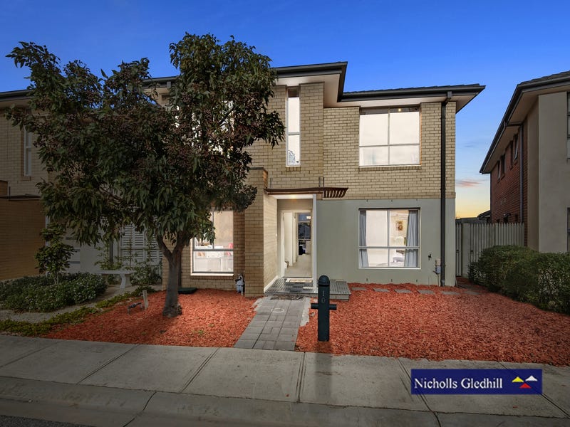 10 Manuscript Drive, Endeavour Hills, VIC 3802