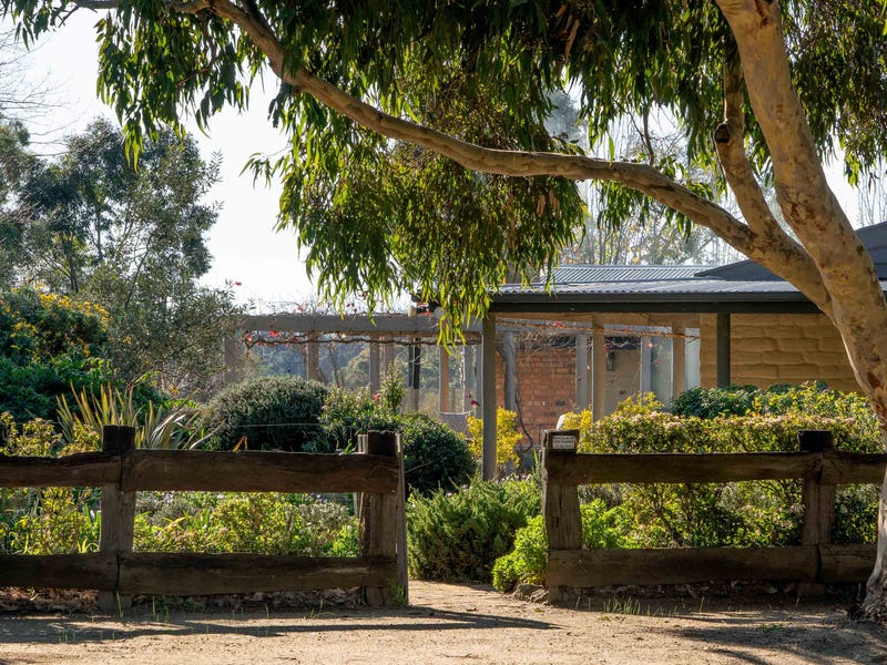 90 Mount Charlie Road, Riddells Creek, VIC 3431