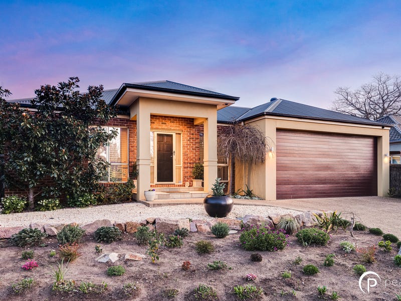 18/48 Langmore Lane, Berwick, Vic 3806 Property Details