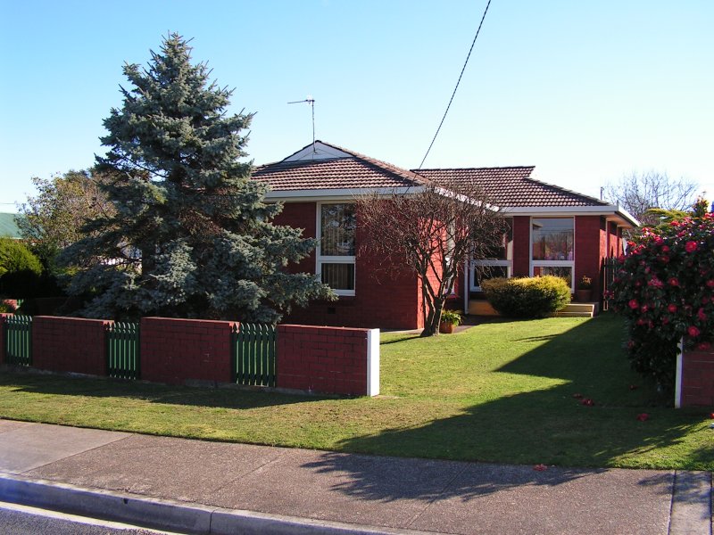 1 Sharon Court, Devonport, TAS 7310