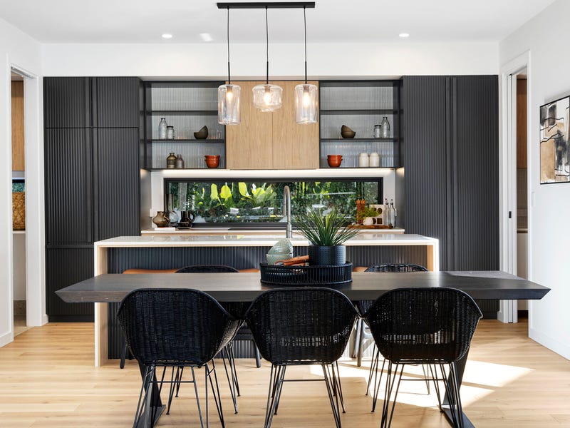 75 Amalfi Drive, Isle Of Capri, Qld 4217 House for Sale