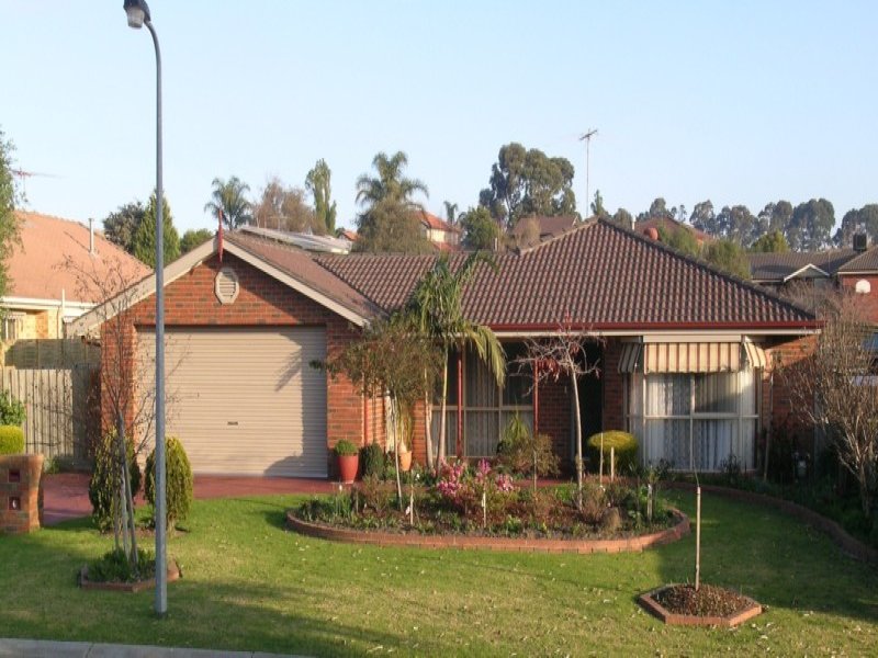 13 Harcourt Way, Berwick, Vic 3806 Property Details