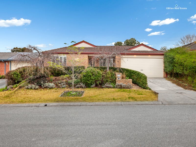 2 Wilmott Close, Berwick, Vic 3806 Property Details