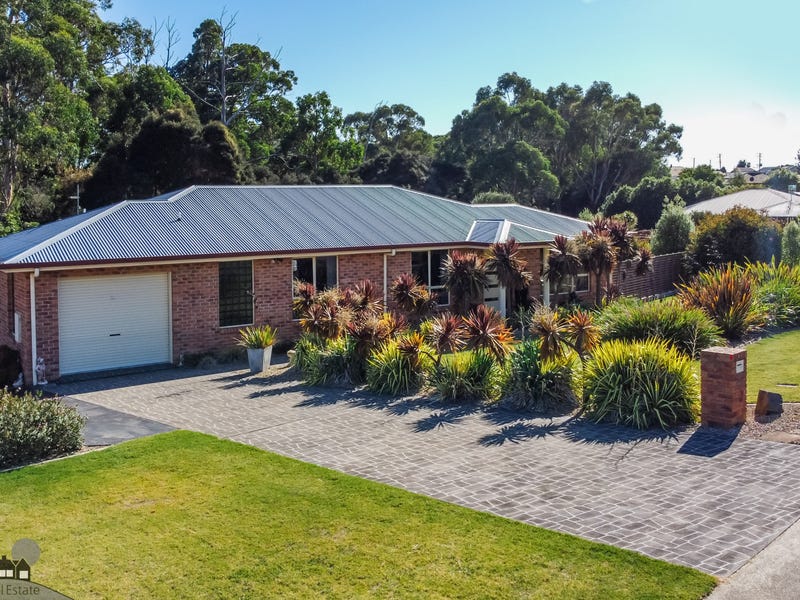 46 Lawrence Drive, Devonport, TAS 7310