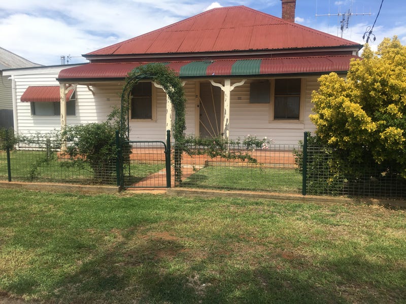 40 Simpson Street, Wellington, NSW 2820