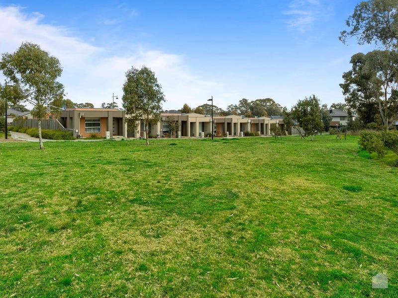 18 Flourish Walk, Doreen, Vic 3754 Townhouse for Sale