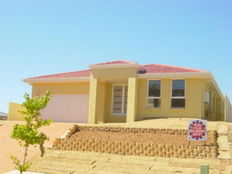 8 Captains Cove, Valentine, NSW 2280