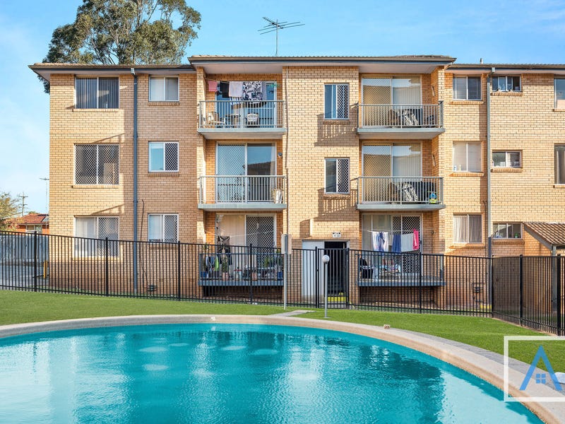 17/5 Hoddle Avenue, Bradbury, NSW 2560 Property Details