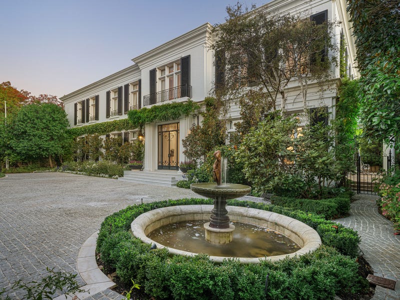 55 Albany Road, Toorak, Vic 3142 Property Details