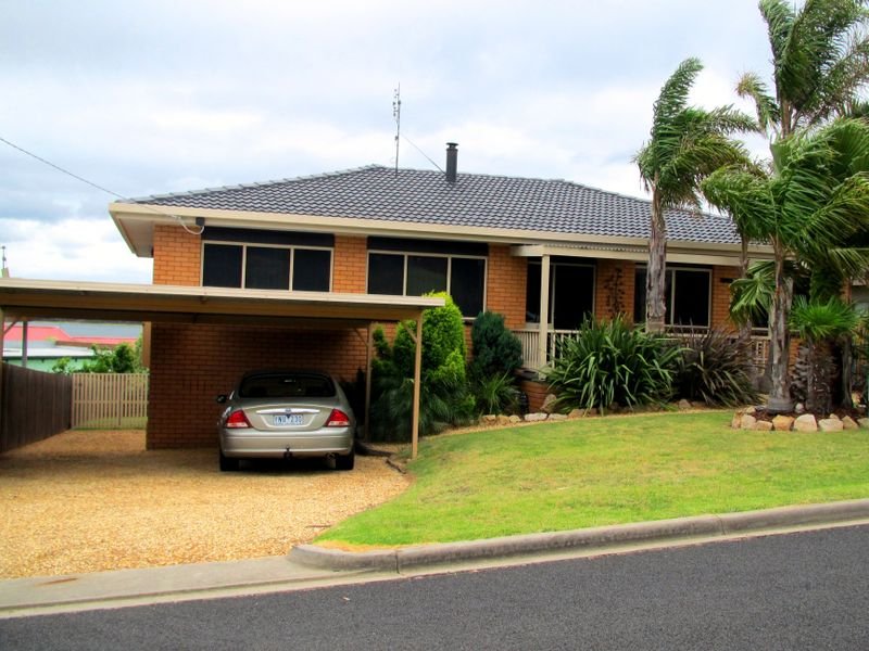 29 Outlook Drive, Lake Tyers Beach, VIC 3909