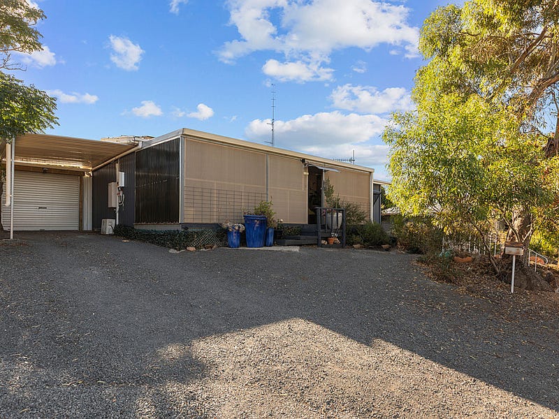 2 Lewis Street, Burra, SA 5417