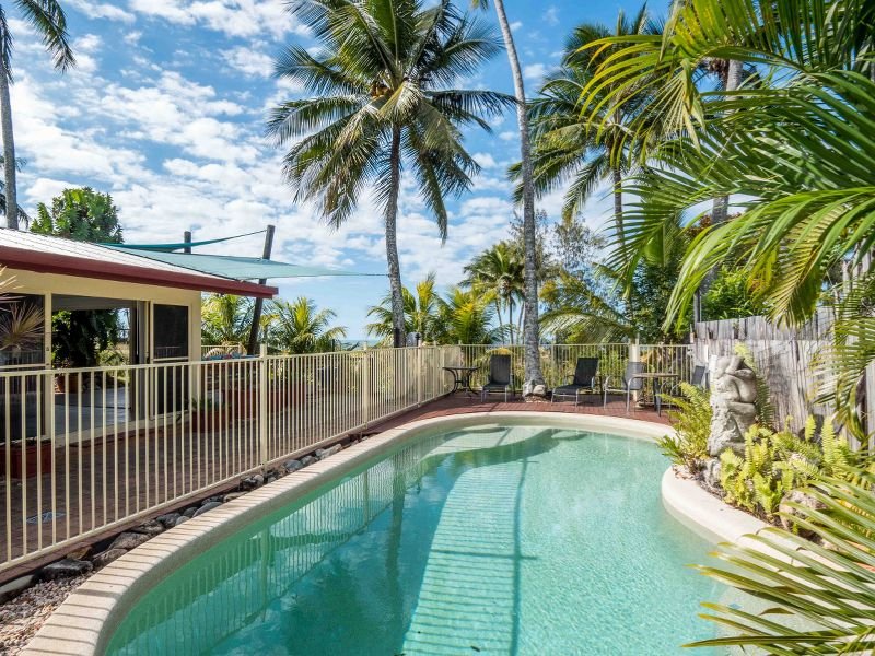 10 Coconut Street, Holloways Beach, QLD 4878