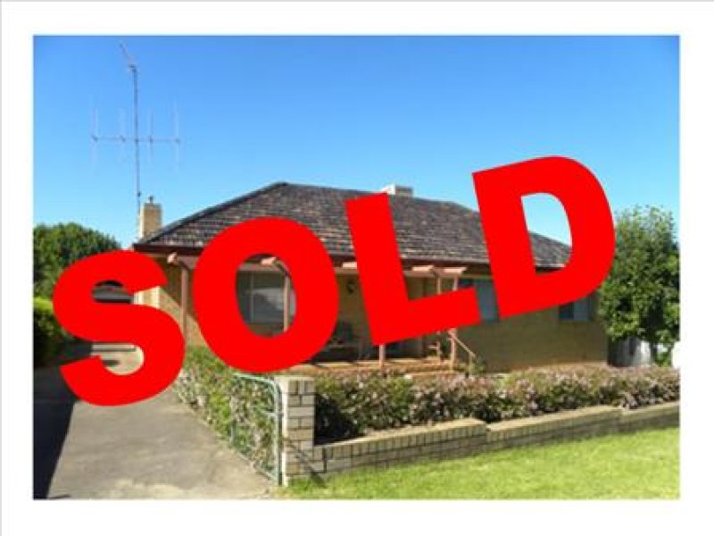 19 Brougham Street, Cowra, NSW 2794