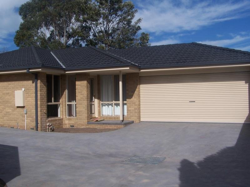 2/55 Mansfield Street, Berwick, VIC 3806