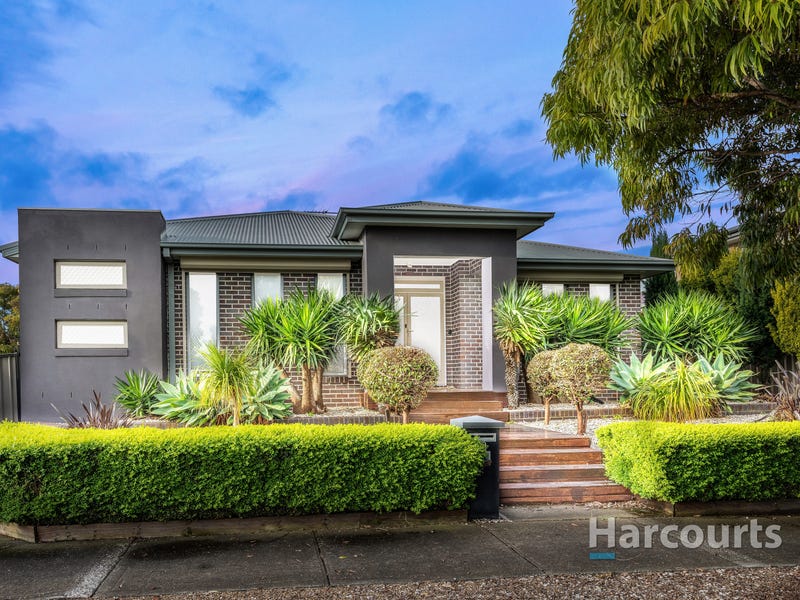 33 Woodburn Avenue, Cairnlea, Vic 3023 Property Details