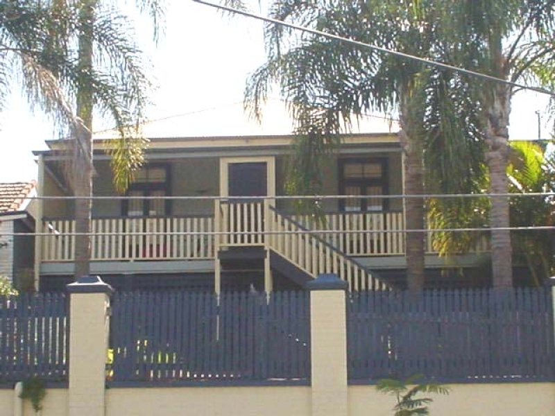 32 Blakeney Street, Highgate Hill, QLD 4101