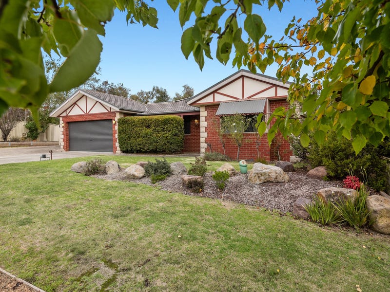 27 Golden Elm Court, Kilmore, Vic 3764 House for Sale