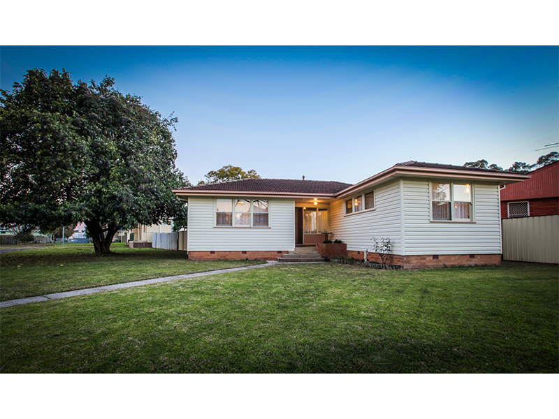 8 Clifton Place, Cartwright, NSW 2168 Property Details