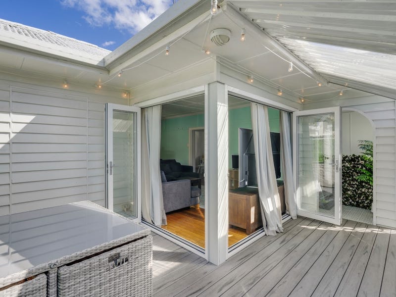 28 Robert Street, Labrador, QLD 4215