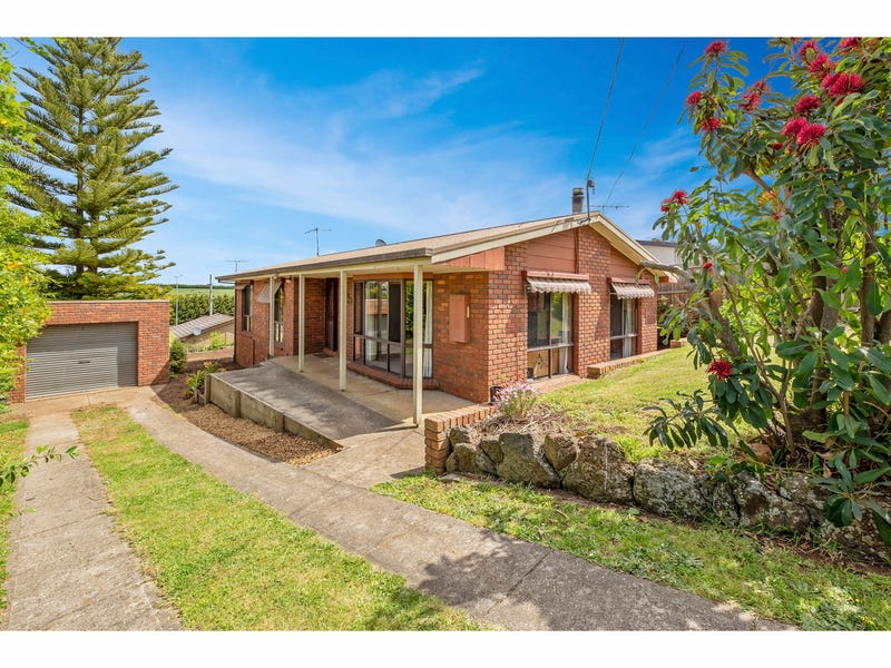 24 Paterson Street, Drouin East, VIC 3818