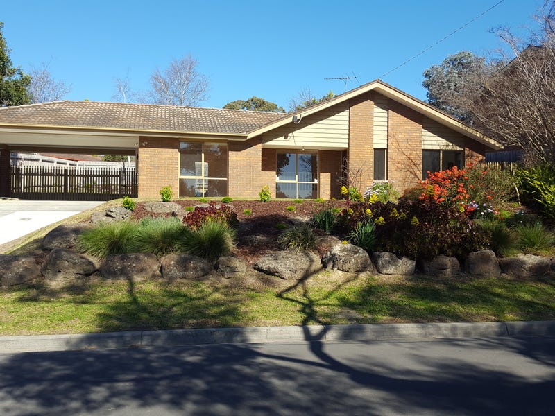 35 Crossman Drive, Croydon Hills, VIC 3136