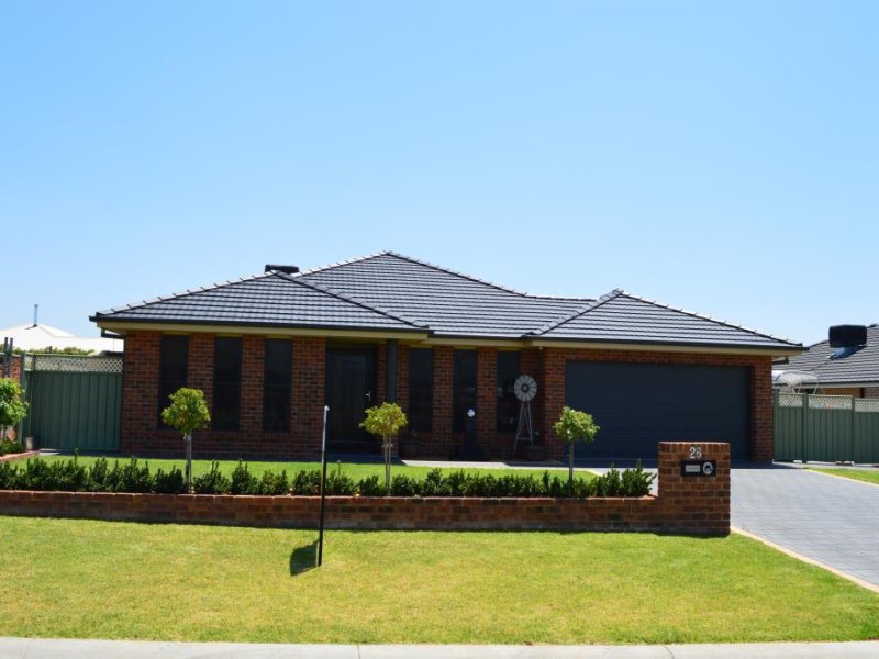 26 Holmwood Drive, Dubbo, NSW 2830 Property Details