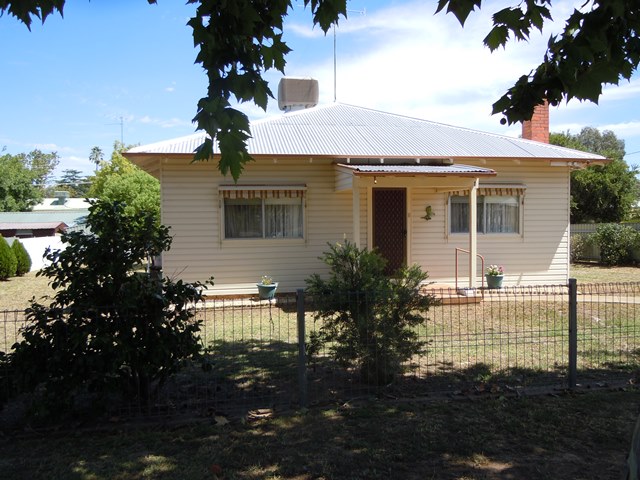 10 Crown Street, Narrandera, NSW 2700 - Property Details