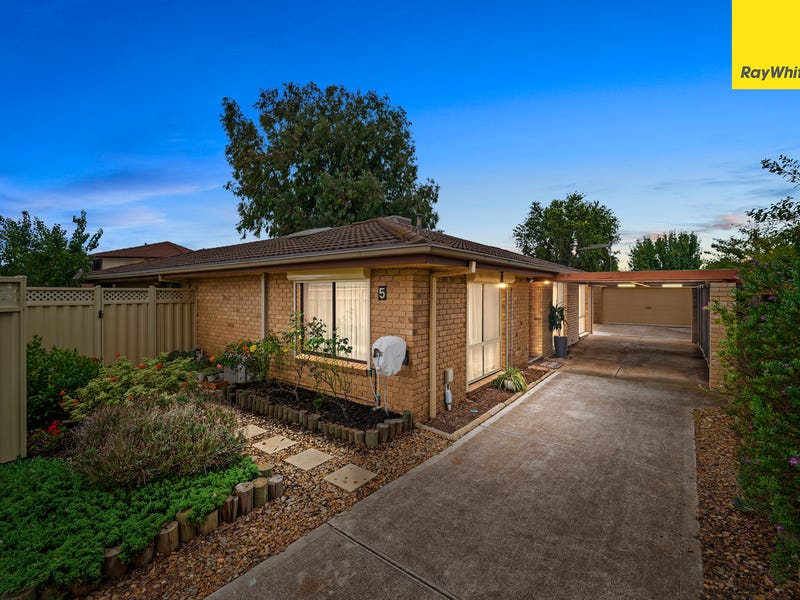 5 Abbey Place, Melton West, VIC 3337