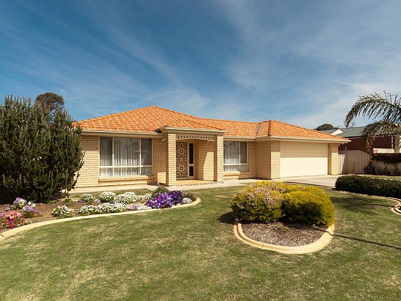 17 Montrose Avenue, Strathalbyn, SA 5255