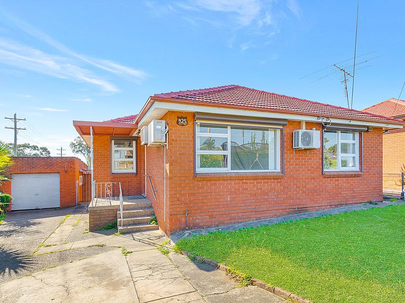 925 & 925A The Horsley Drive, Smithfield, NSW 2164 Property Details