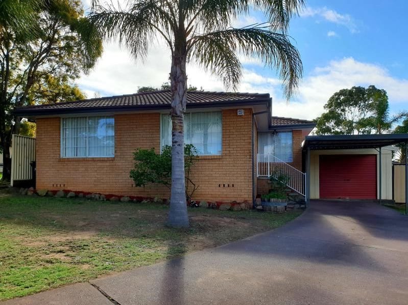 8 Young Place, Eagle Vale, NSW 2558