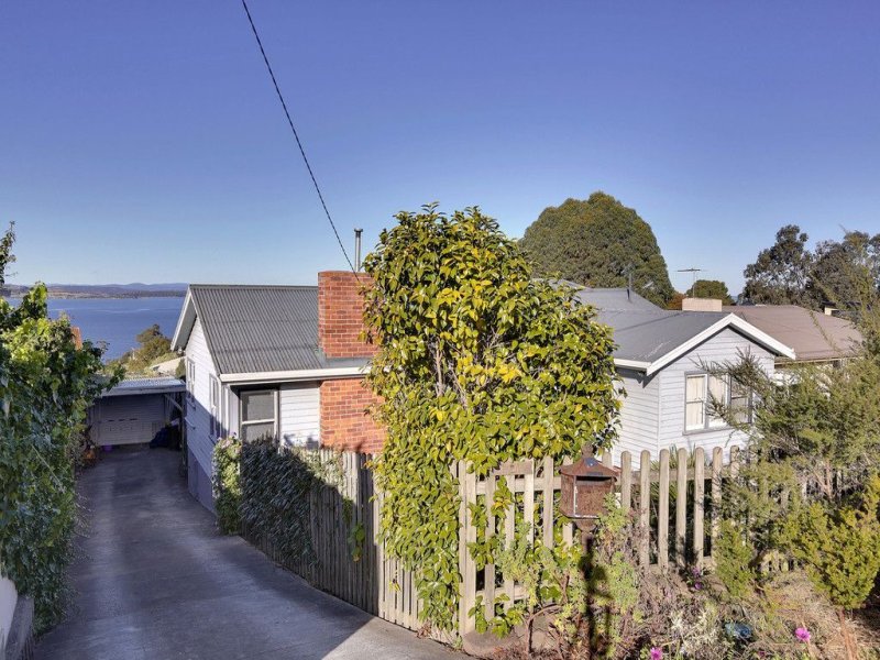 114 Roslyn Avenue, Blackmans Bay, TAS 7052