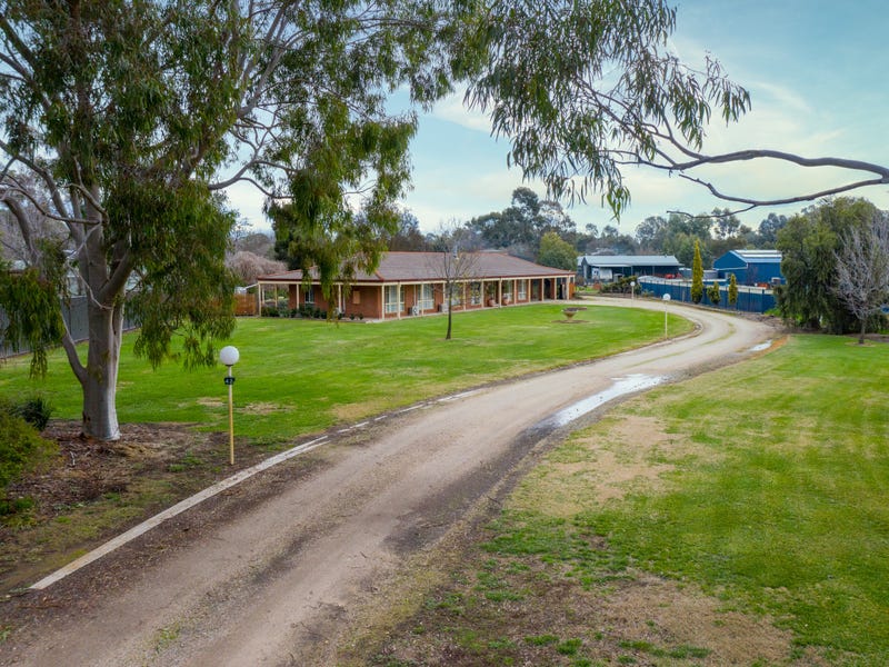 42 Oxleymeadow Creek Road, Oxley, VIC 3678