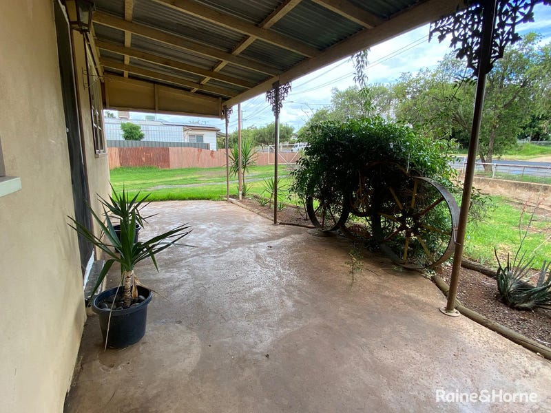 10 Woodward Street, Parkes, NSW 2870