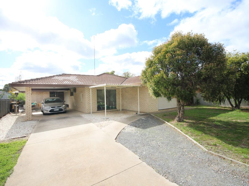 30 Tregear Street, Warracknabeal, VIC 3393