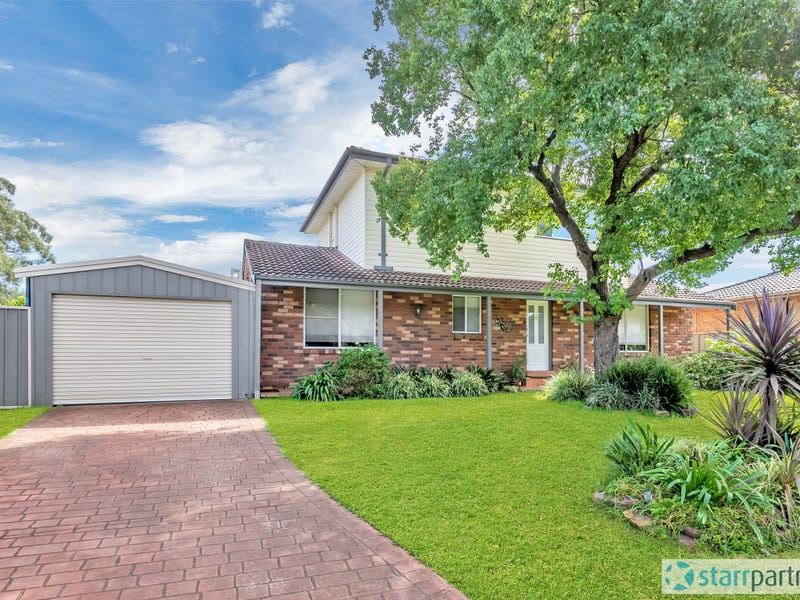 7 Phillip Place, Mcgraths Hill, NSW 2756