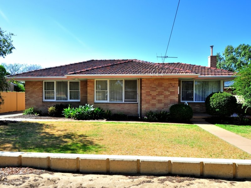 166 Samson Street, White Gum Valley, WA 6162