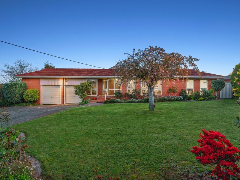 143 Barry Street, Romsey, Vic 3434 Property Details