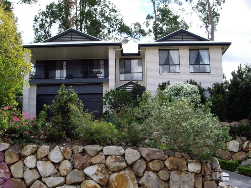 16 Court, Eatons Hill, QLD 4037