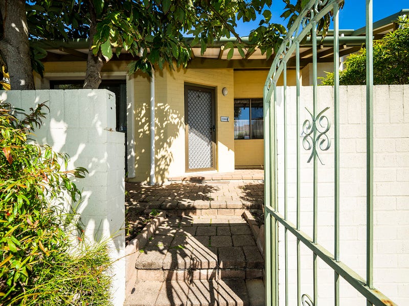 9 Lockhart Street, Como, WA 6152