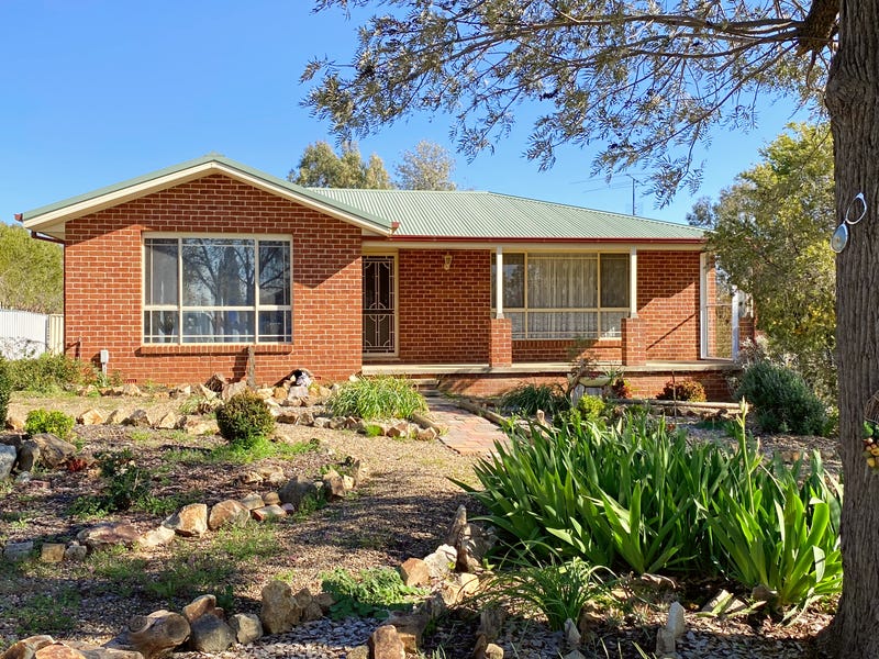 140 Albury Street, Harden, NSW 2587 Property Details