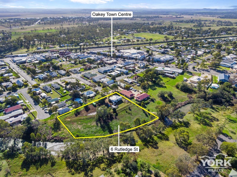 6 Rutledge Street, Oakey, QLD 4401