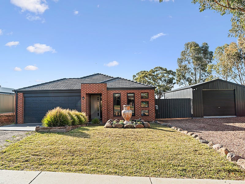 54 Queen Street, Kangaroo Flat, VIC 3555