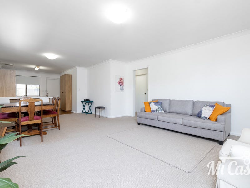 2/5 Kitchener Road, Melville, WA 6156