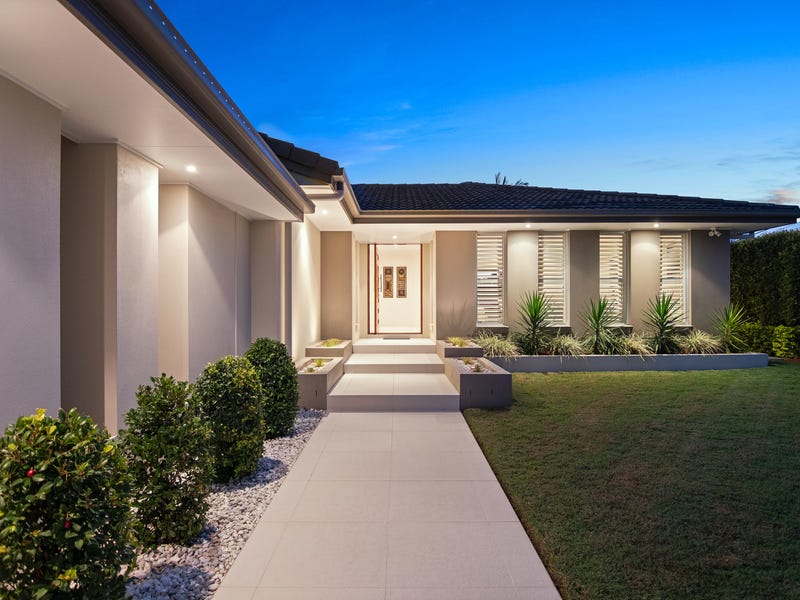 19 Shearwater Street, Burleigh Waters, QLD 4220