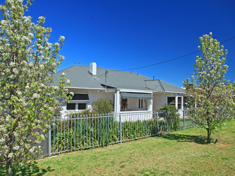11 Birdwood Street, Corowa, NSW 2646 Property Details