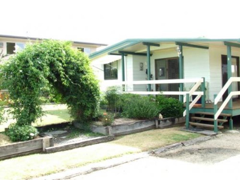 8 Edison Street, Monto, QLD 4630